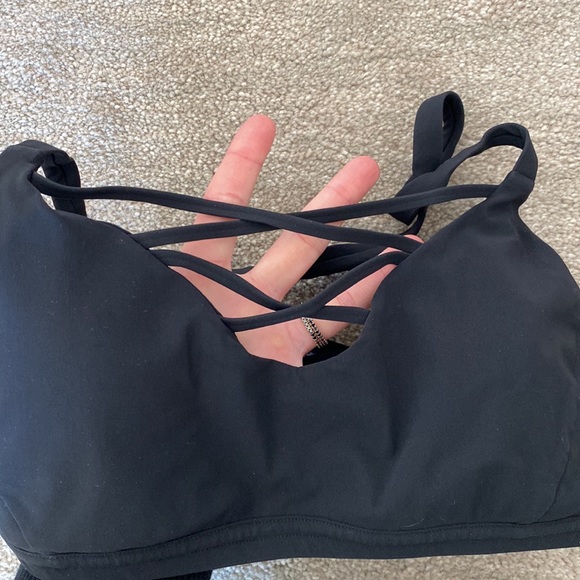 Lululemon sports bra size 6 - Picture 3 of 3